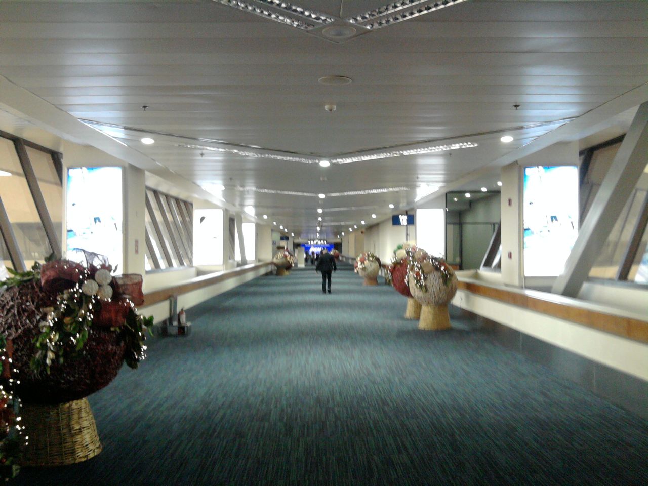 photo couloir airside mnl t1